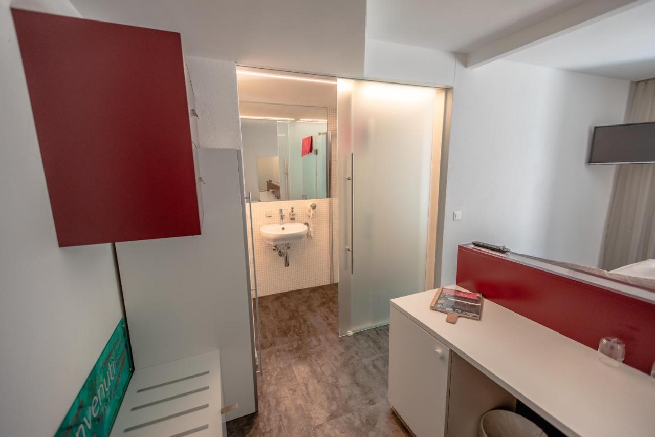 Albergo Porta Verzasca Gordola Exterior foto